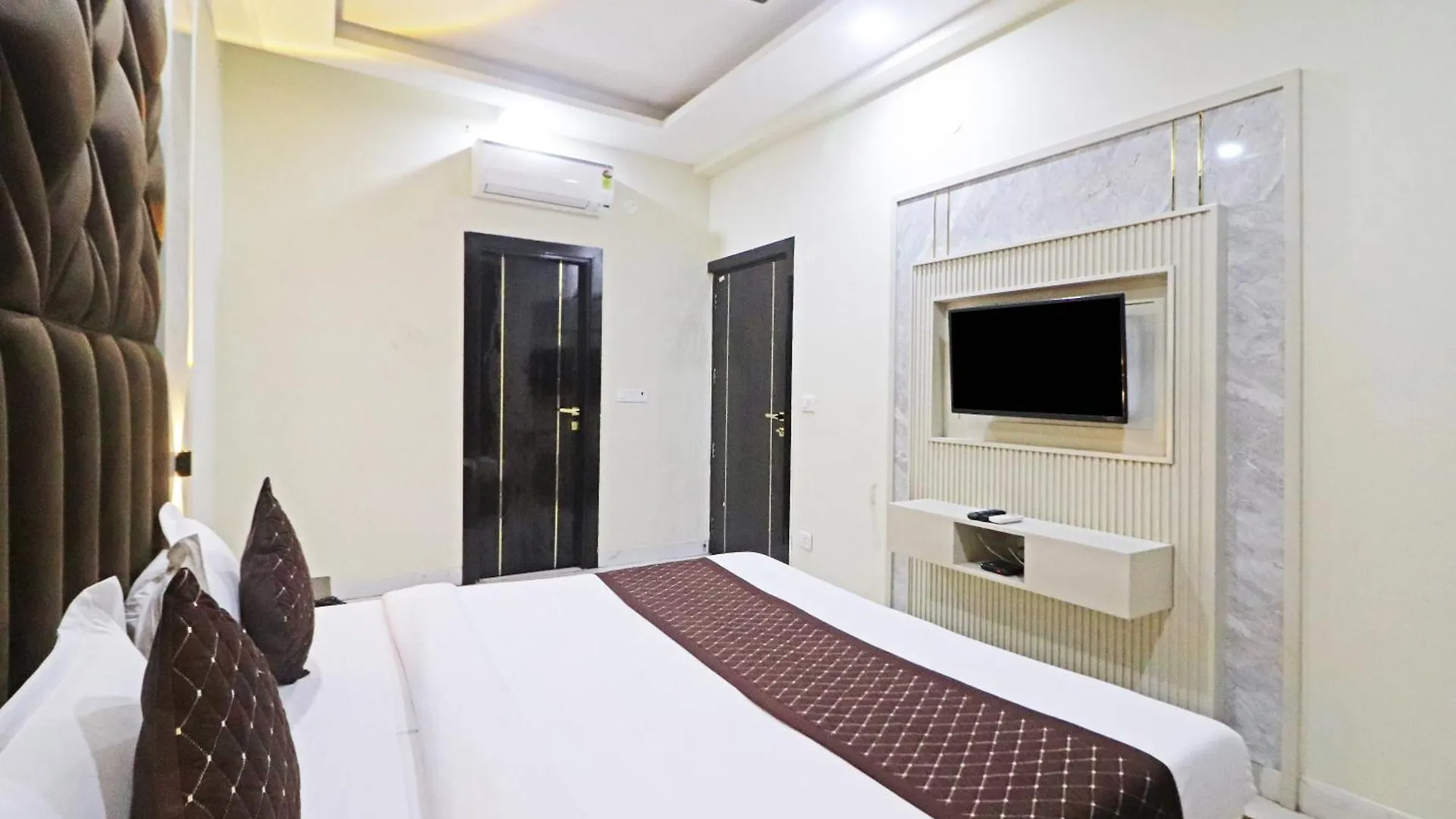 Ambrosia Suites New Delhi 4*,  India
