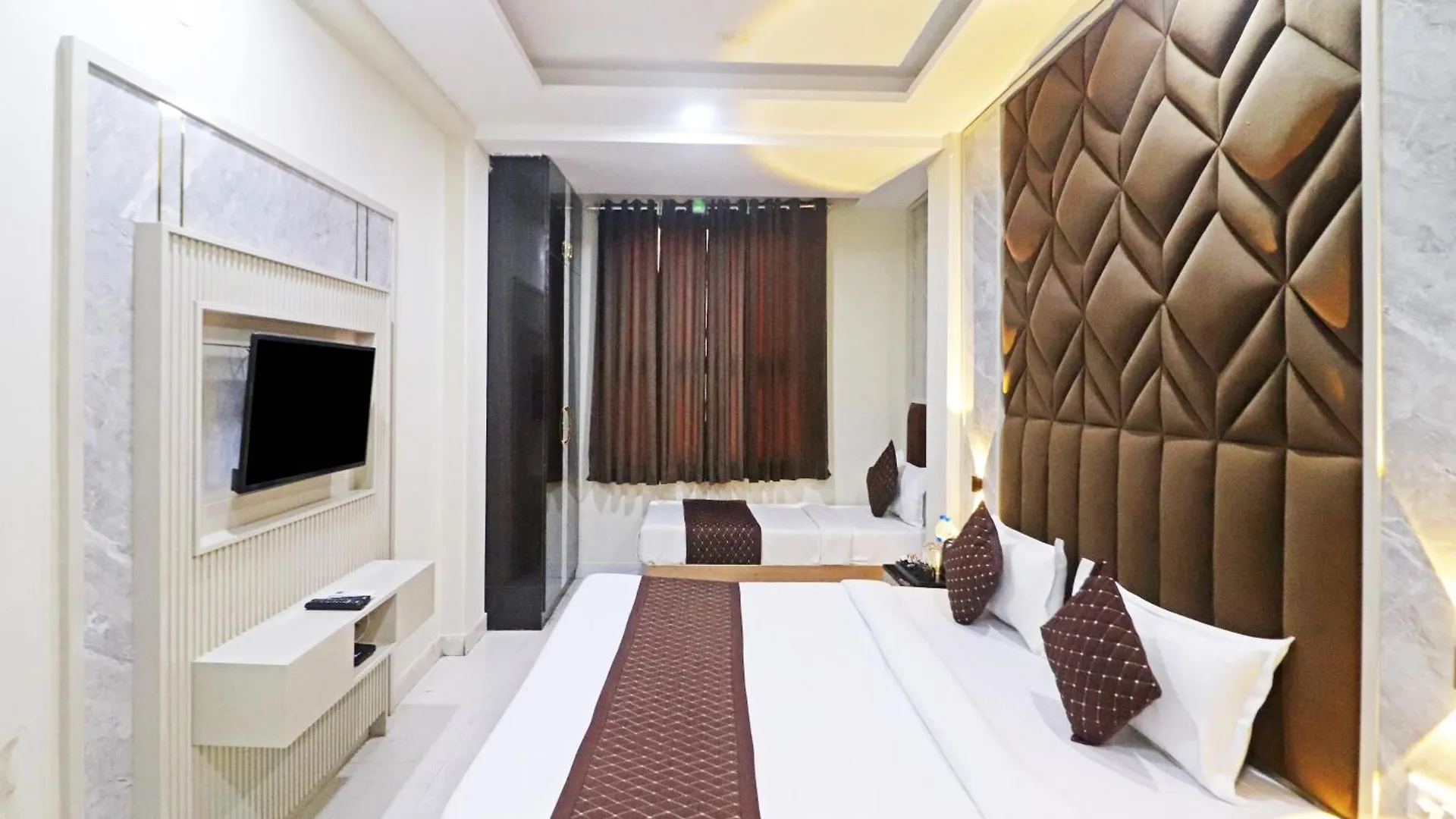 Hotel Ambrosia Suites New Delhi